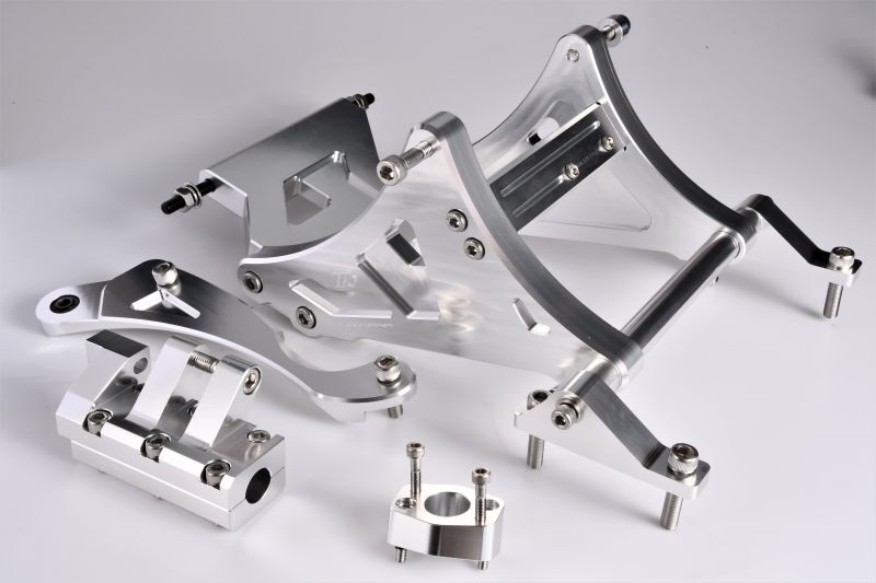 PCX Billet Engine Mount KIT (for 125cc u0026 150cc) ／ PCXエンジン ビレットマウントKIT  (PCX125＆150対応) - TOKYOPARTS